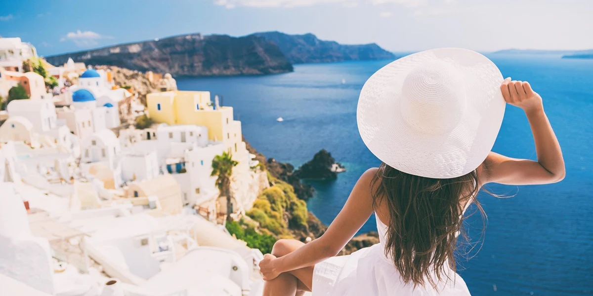 8 reasons to visit santorini